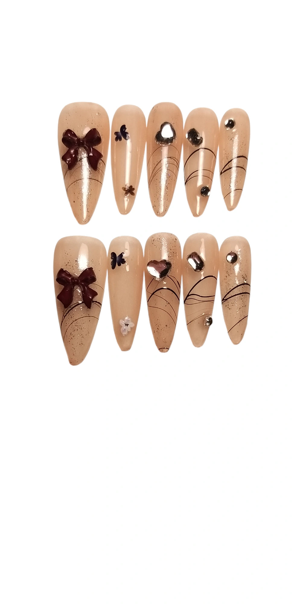 Press-on Nagels #003 – Nude Amandel met Strikjes, Vlindertjes & Rhinestones | Quida