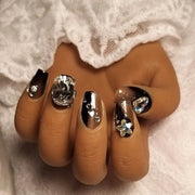 Press-on Nagels #004 – Zwart Glitter Ombré met Grote Rhinestones & Kristallen | Vierkant | Quida