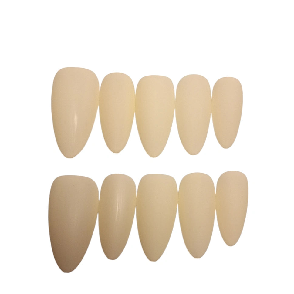 Press-on Nagels #014 – Crème Vanilla Mat Amandel | Strak & Minimalistisch | Quida