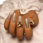Press-on Nagels #019 – Nude Ballerina met Grote Amber Diamanten & Rhinestone Ketting | Quida
