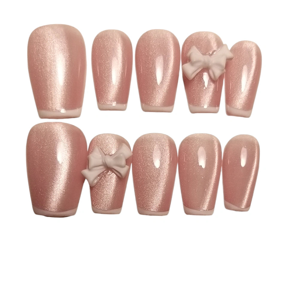 Press-on Nagels #021 – Blush Roze Cat Eye Vierkant met 3D Wit Strikje | Quida