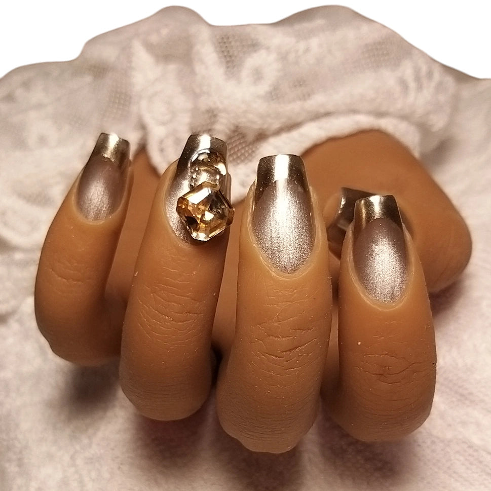Press-on Nagels #032 – Champagne Goud Chrome Ballerina met Cat Eye & Cognac Kristal Rhinestone | Quida