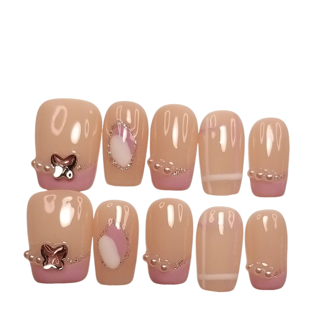 Press-on Nagels #051 – Nude Roze French Tip met Gouden Strikje, Opaal Frame & Bol Rhinestone Ketting | Quida