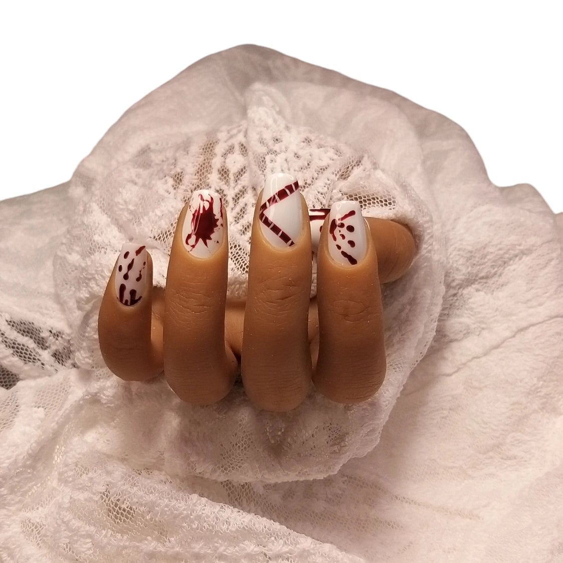 Press-on Nagels #078 – Crème Vierkant met Bloedige Drip, Oog, Handafdruk & Spetters Horror Halloween | Quida