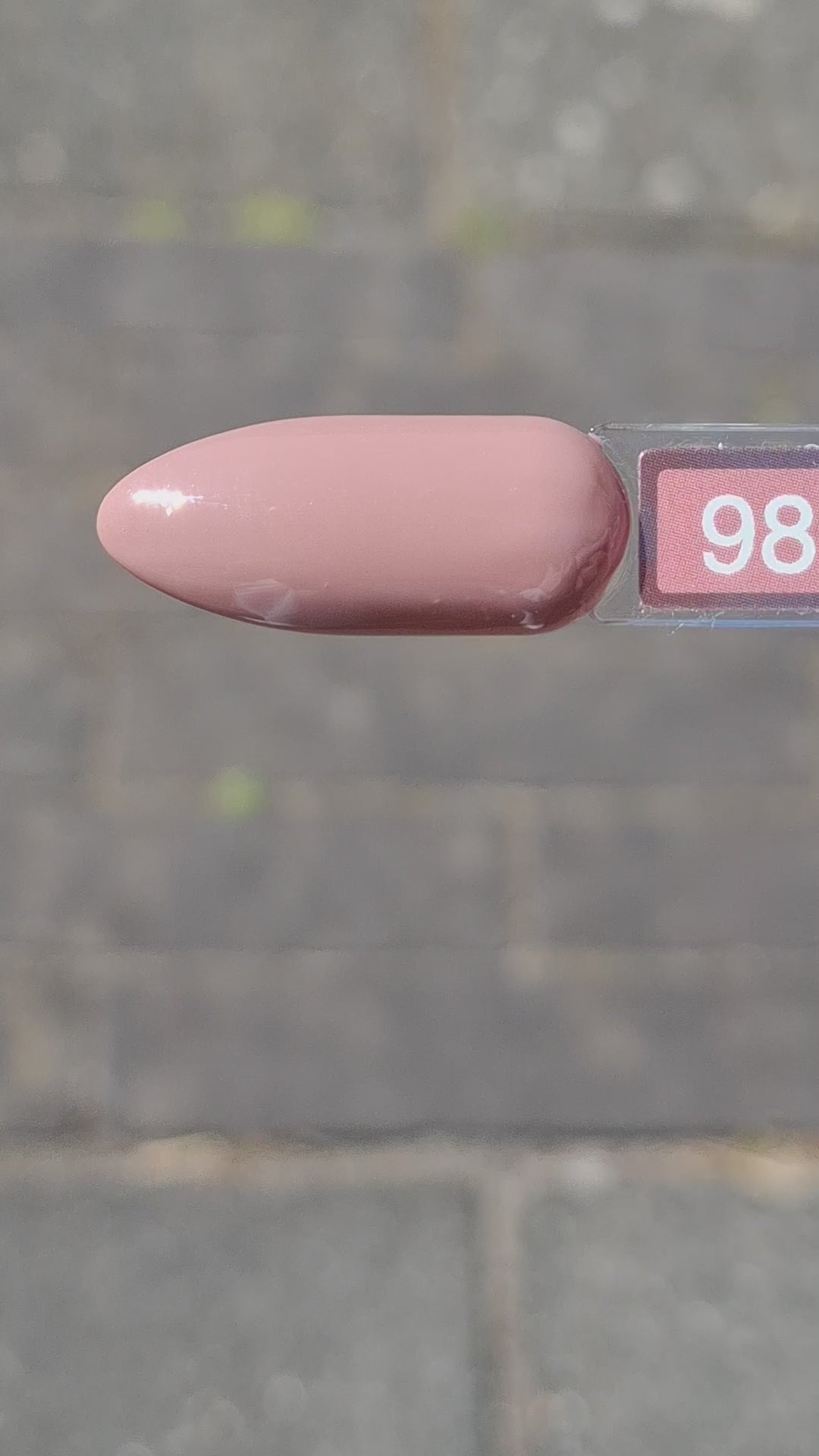 Video laden: Gel Polish Silk Nude #98 – Zijdezachte Warme Nude