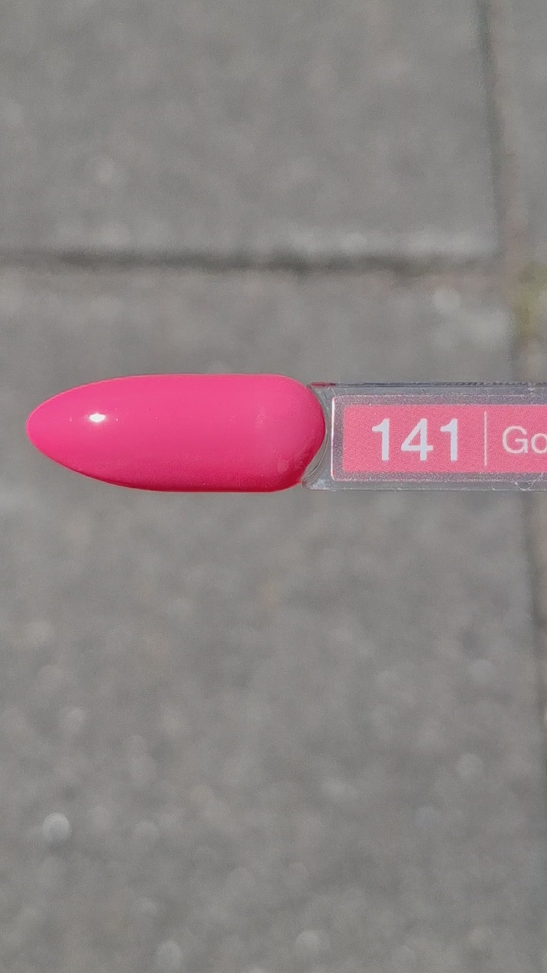 Video laden: Gel Polish Golden Coral #141 – Intens Warm Fuchsiakoraal