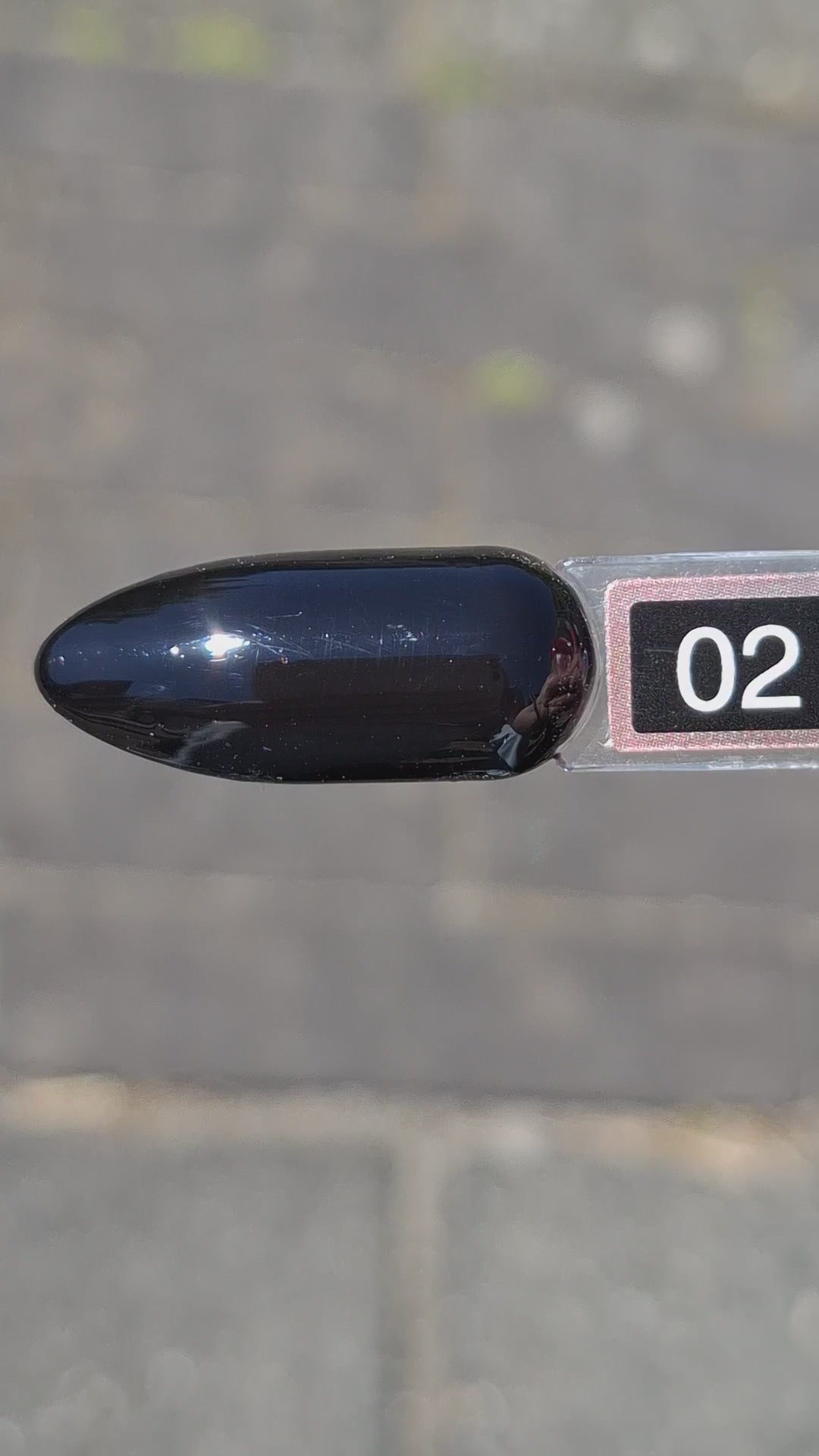 Video laden: Gel Polish Pure Black #2 – Diepzwart Zonder Ondertoon, Vol en Absoluut Dekkend