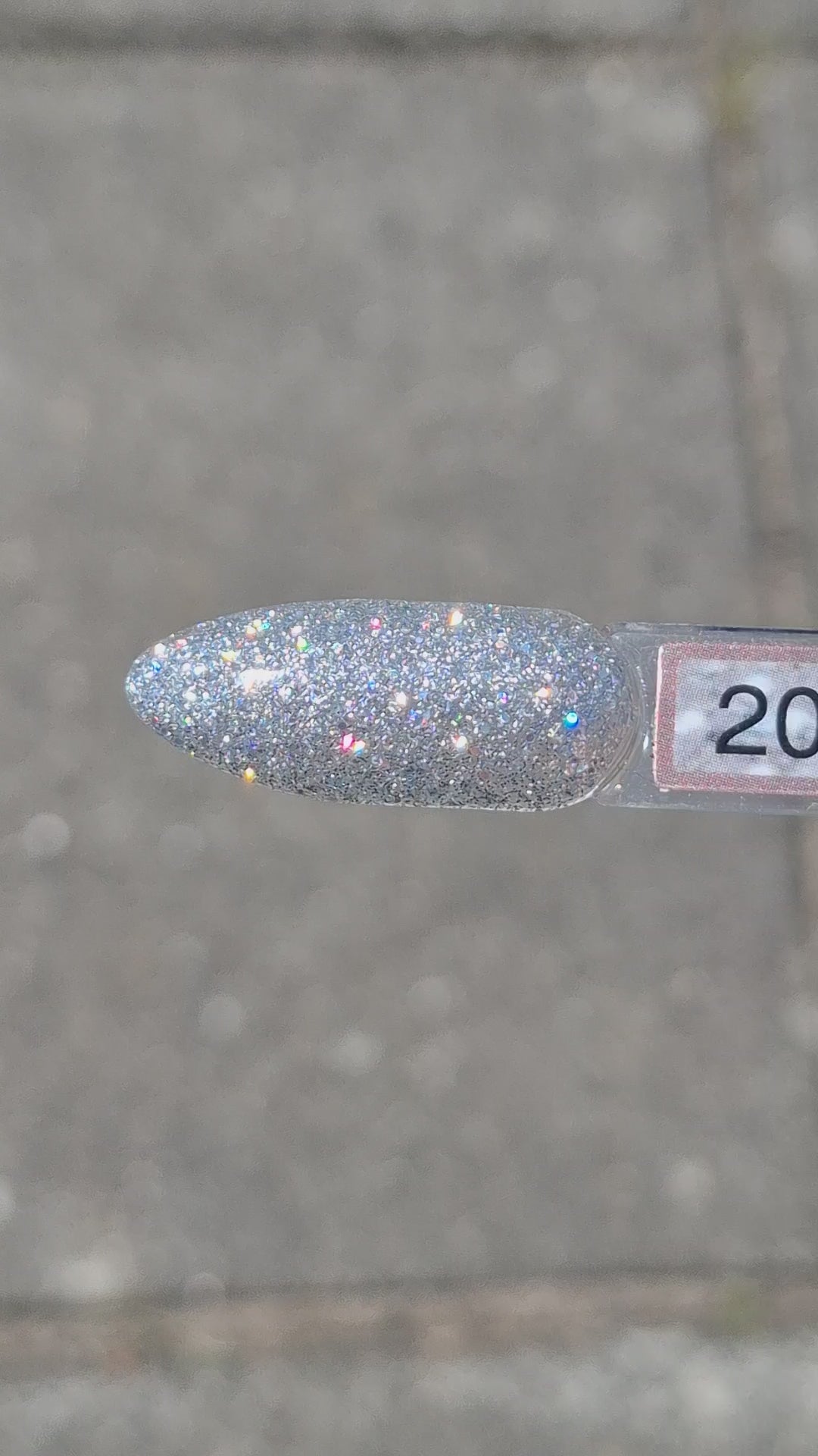 Video laden: Glitter Gel Polish Silver Rain #201 – Fonkelende Zilveren Microglitter met Spectaculaire Lichtreflectie
