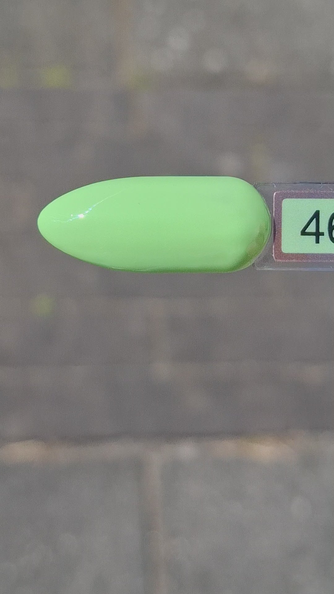 Video laden: Gel Polish Cool Matcha #46 – Licht Helder Limoengroen met Zachte Gele Ondertoon