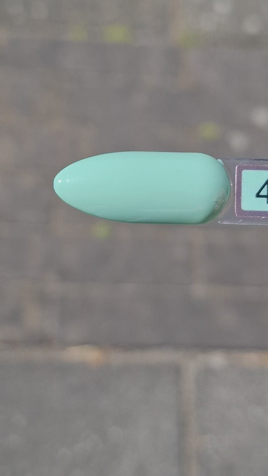 Video laden: Gel Polish Aquatic Awe #45 – Zachte Gedempte Mintgroen met Aqua-Blauwe Ondertoon