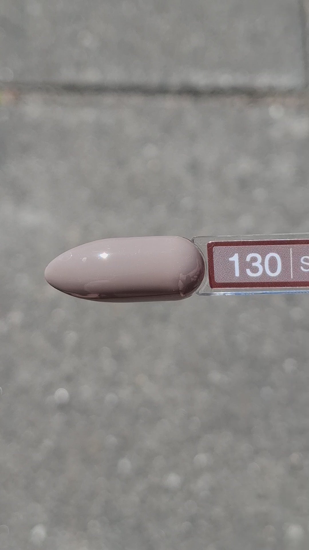 Video laden: Gel Polish Smokey Bloom #130 – Koel Taupegrijs met Mauve Nuance
